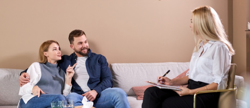 Couple sitting having theraphy session