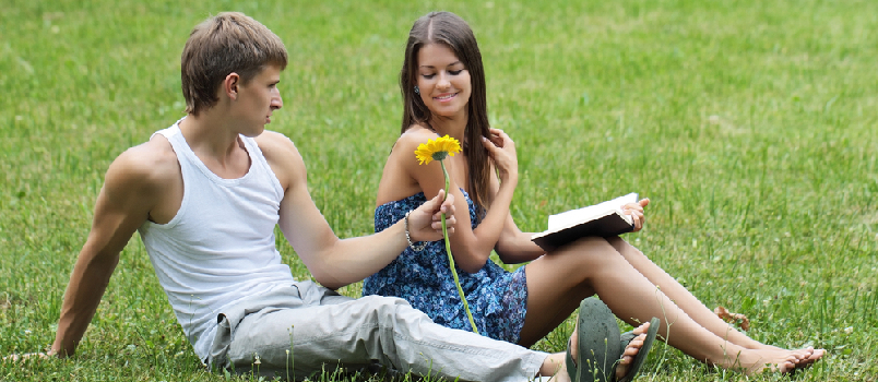 man proposing woman