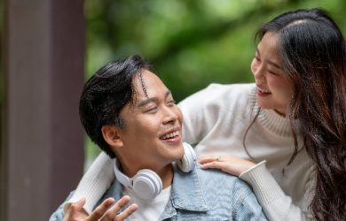 Soft Launch vs Hard Launch: Which Is Right for Your Relationship?