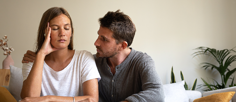 7 signes que vous confondez un lien traumatique avec l'amour : le point de vue d'un thérapeute