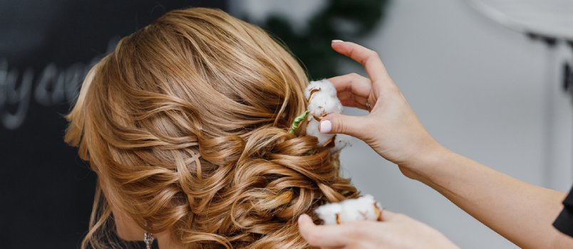 How to Tame Those Bad Ass Tresses on Your Wedding Day