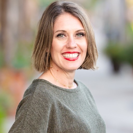 Erika Krueger Santos, Licensed Marriage & Family Therapist Westlake Village, CA
